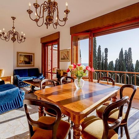 Portosole Attic - With Terrace And Private Parking Daire Sanremo Dış mekan fotoğraf