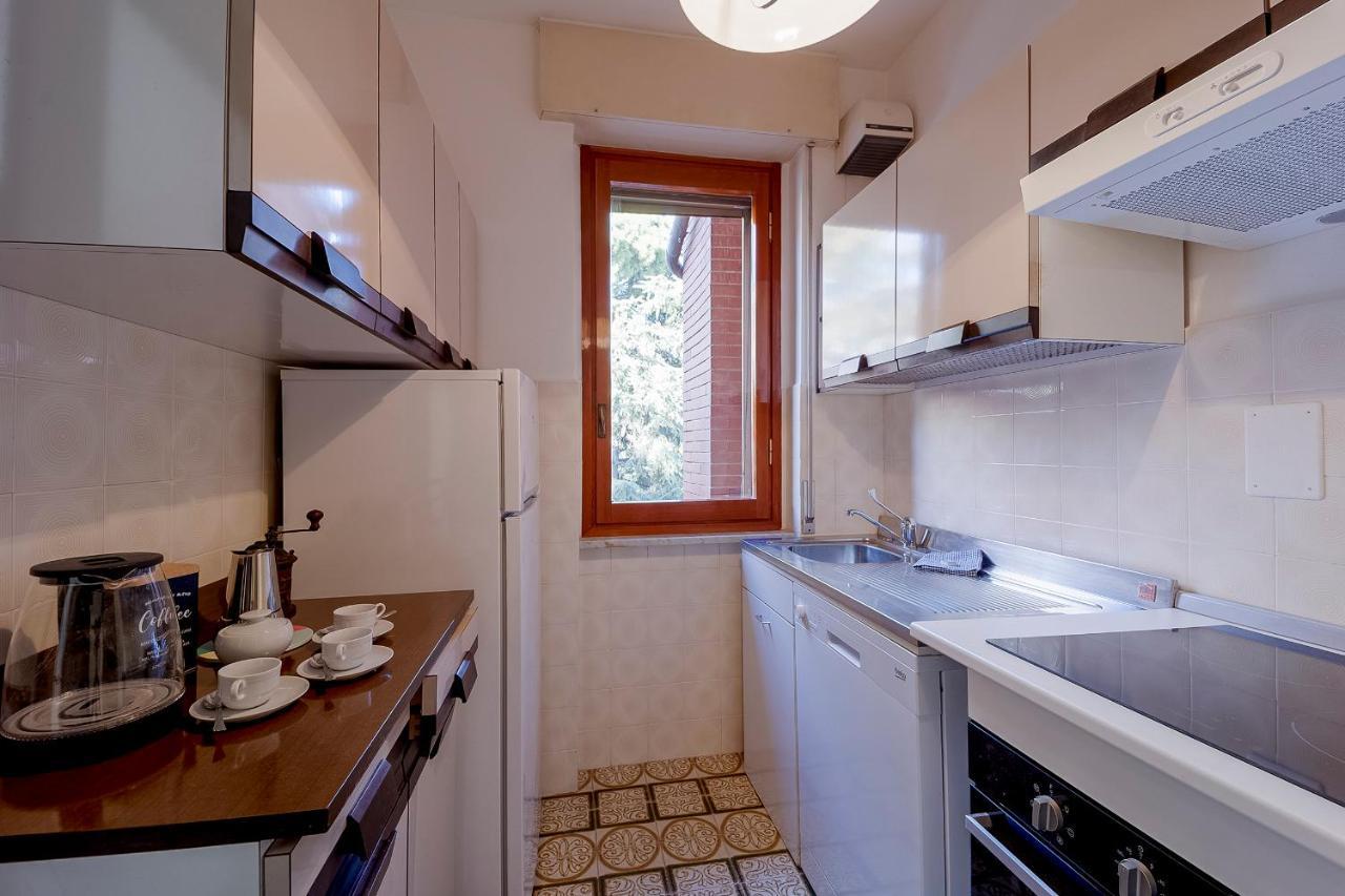 Portosole Attic - With Terrace And Private Parking Daire Sanremo Dış mekan fotoğraf