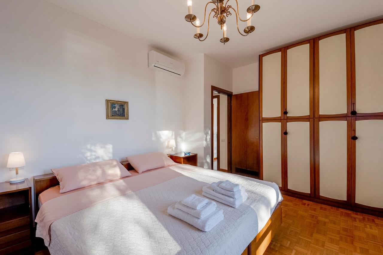 Portosole Attic - With Terrace And Private Parking Daire Sanremo Dış mekan fotoğraf