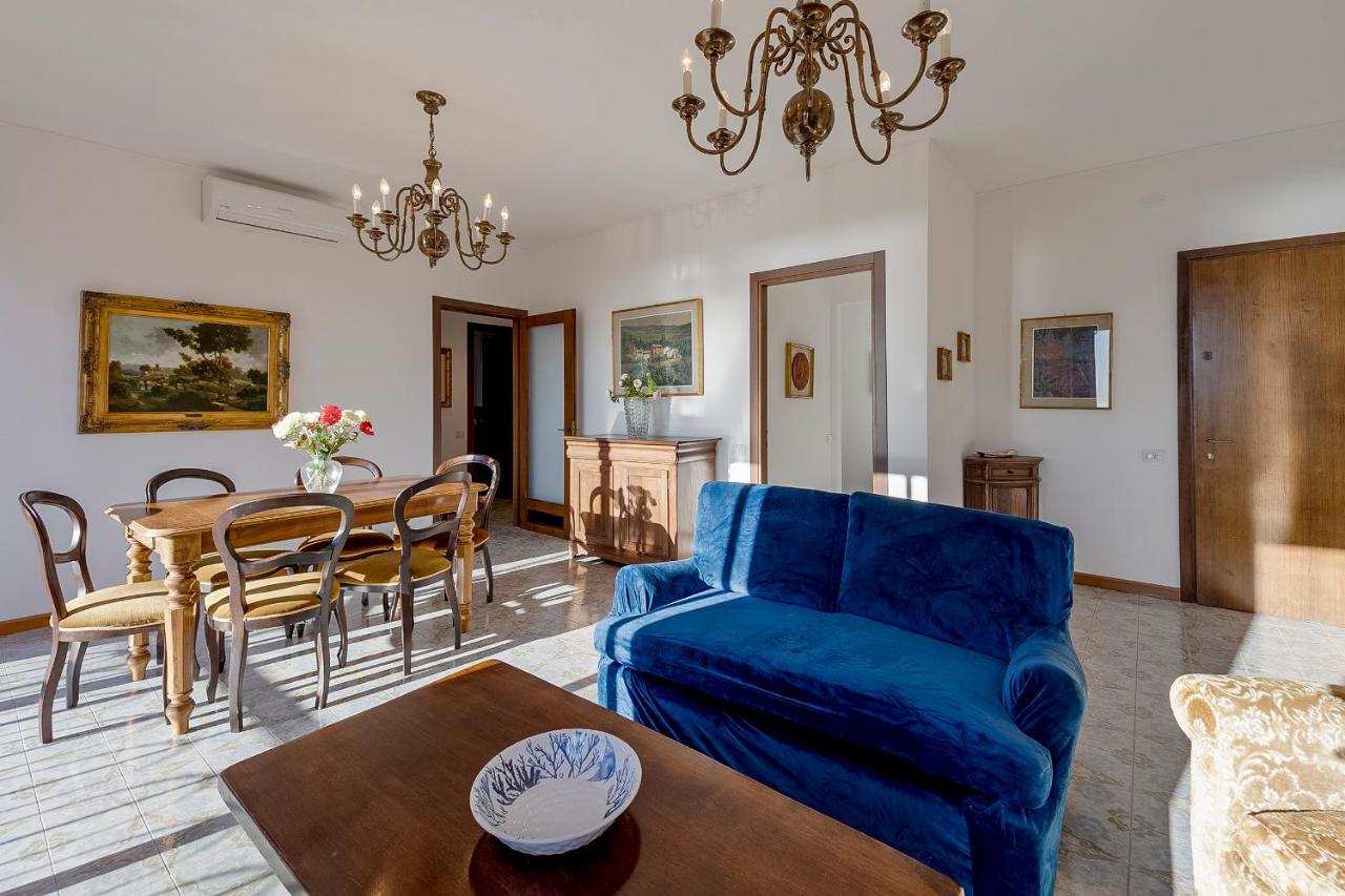 Portosole Attic - With Terrace And Private Parking Daire Sanremo Dış mekan fotoğraf