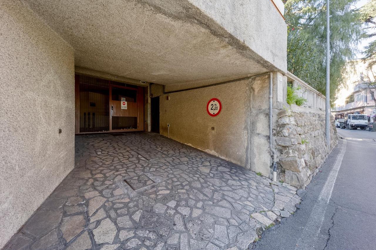 Portosole Attic - With Terrace And Private Parking Daire Sanremo Dış mekan fotoğraf
