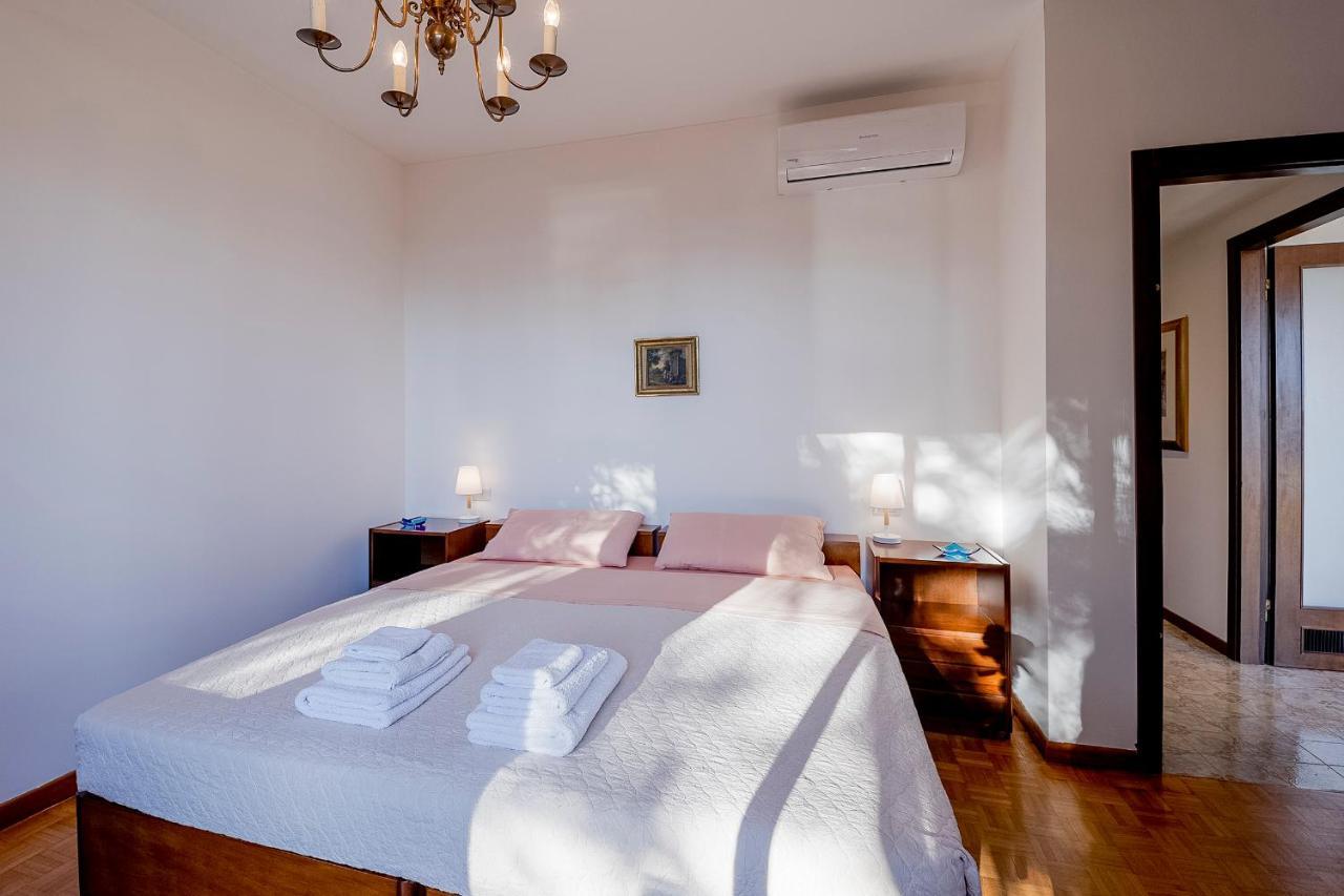 Portosole Attic - With Terrace And Private Parking Daire Sanremo Dış mekan fotoğraf