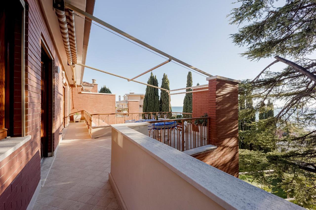 Portosole Attic - With Terrace And Private Parking Daire Sanremo Dış mekan fotoğraf